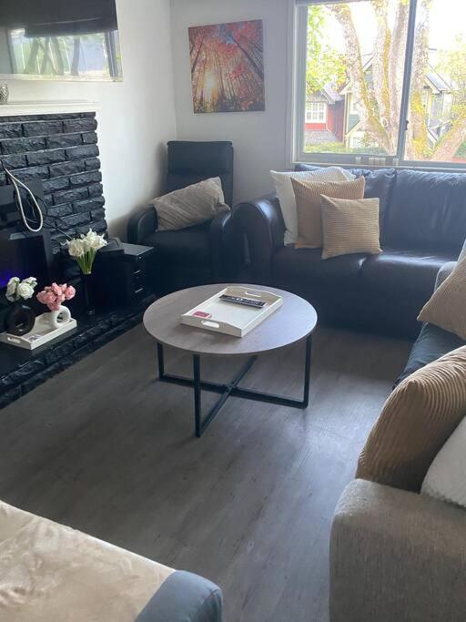 4 Bedroom Upper Level Kits Home Vancouver Eksteriør bilde
